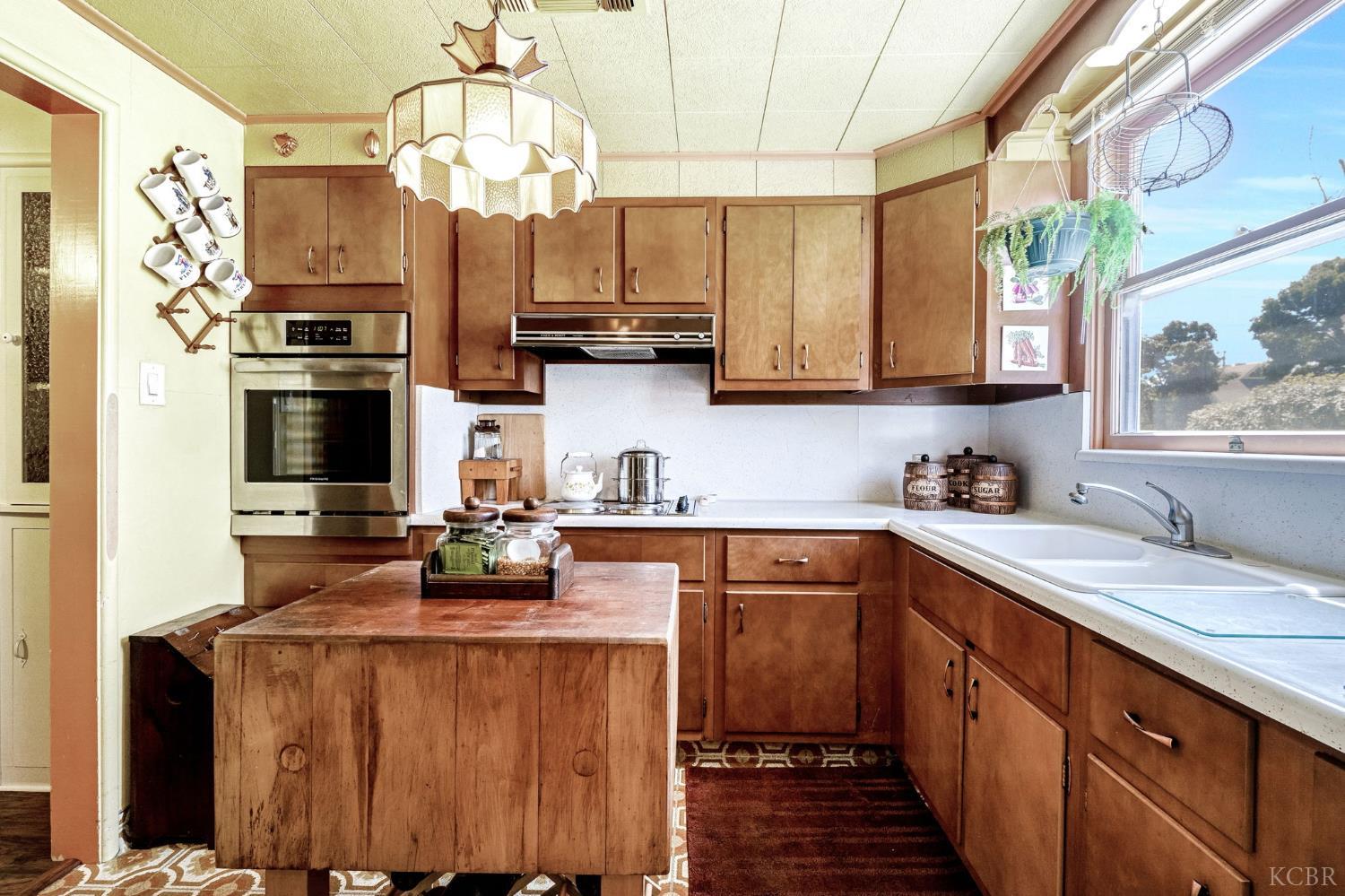 1614 N Green St, Hanford, CA 93230