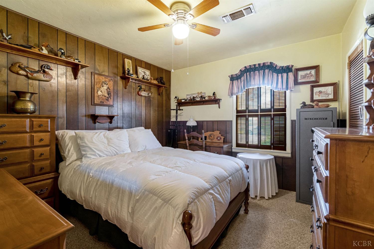 1614 N Green St, Hanford, CA 93230