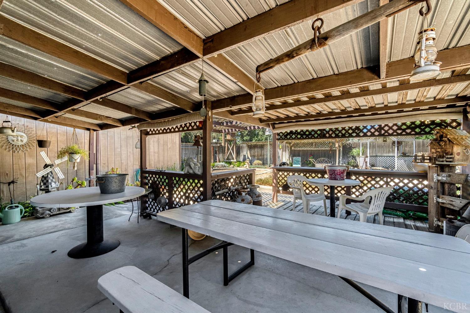 1614 N Green St, Hanford, CA 93230