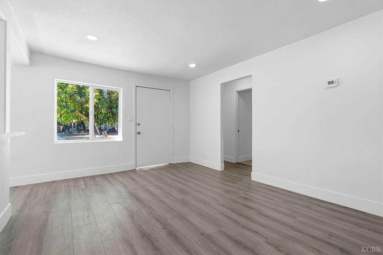 2225 E Lamona Ave, Fresno, CA 93703
