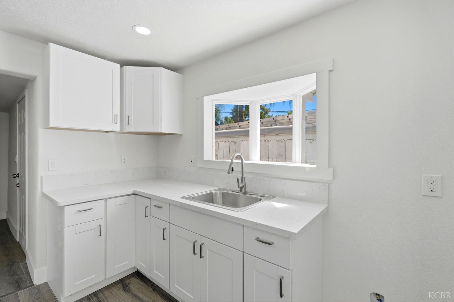 2225 E Lamona Ave, Fresno, CA 93703