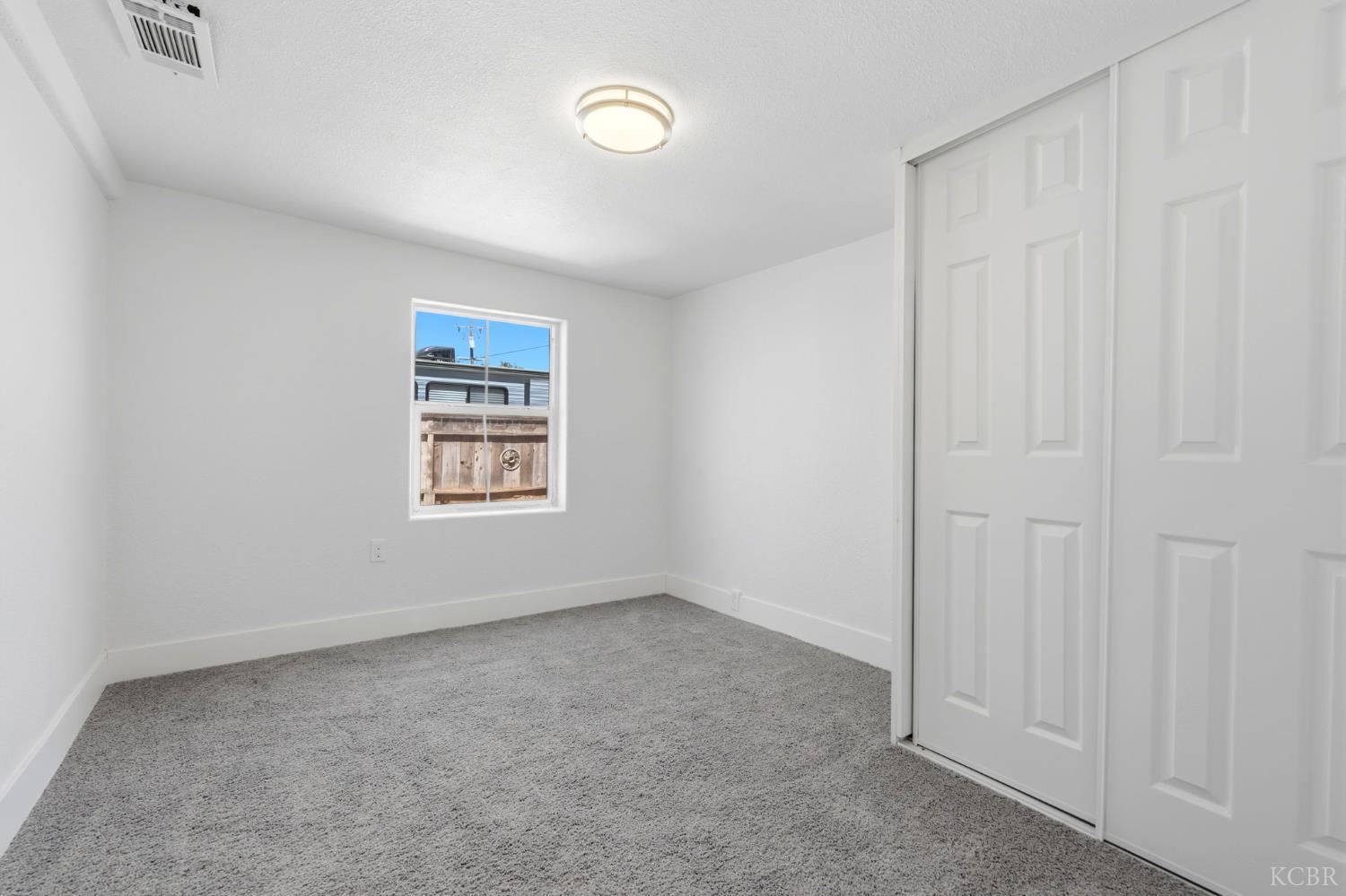 2225 E Lamona Ave, Fresno, CA 93703