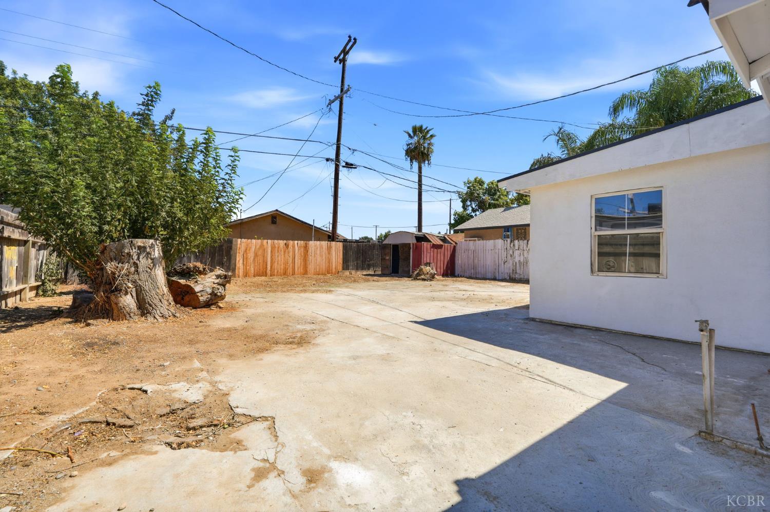 2225 E Lamona Ave, Fresno, CA 93703