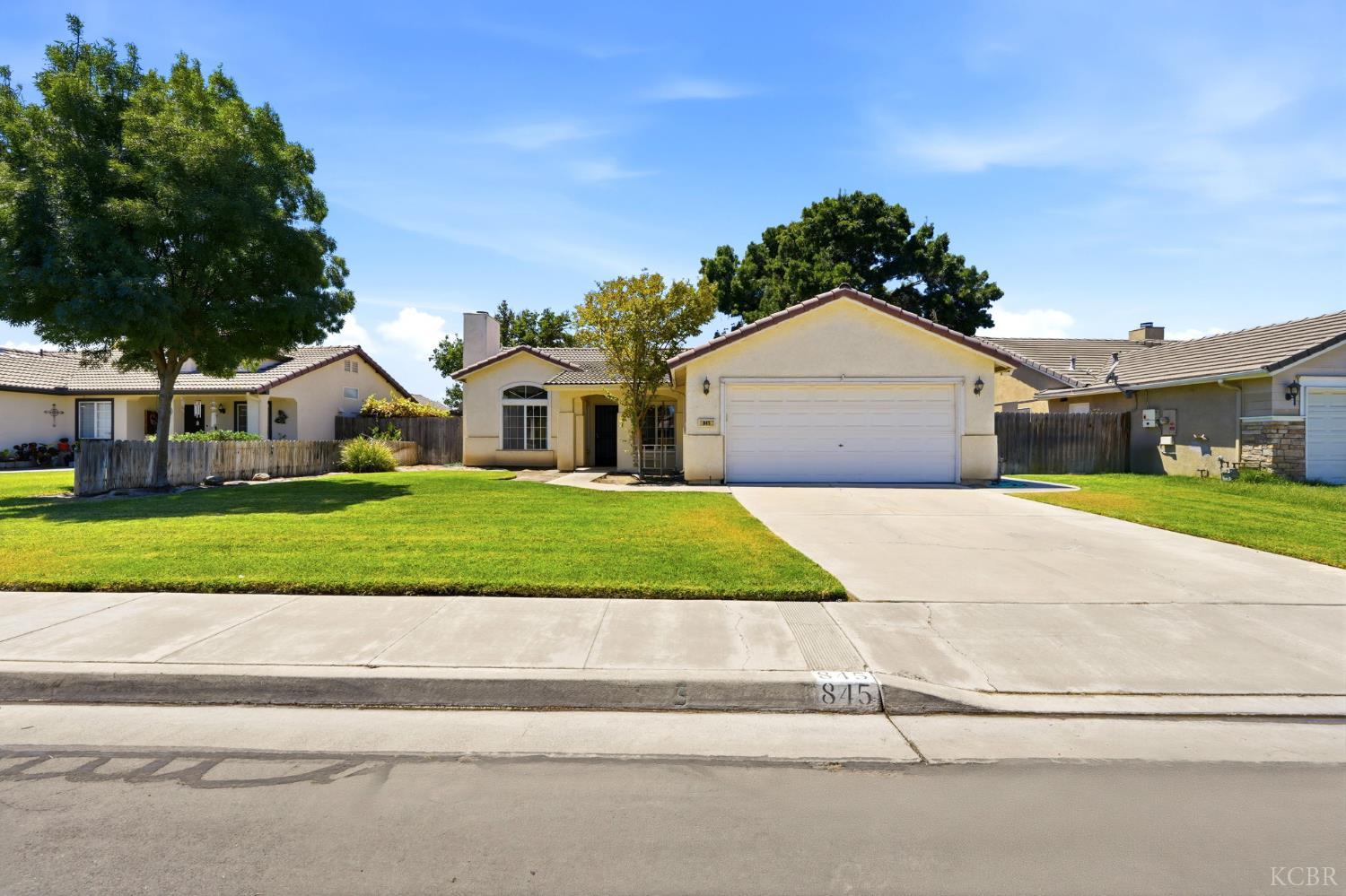 845 E Julia Way, Hanford, CA 93230