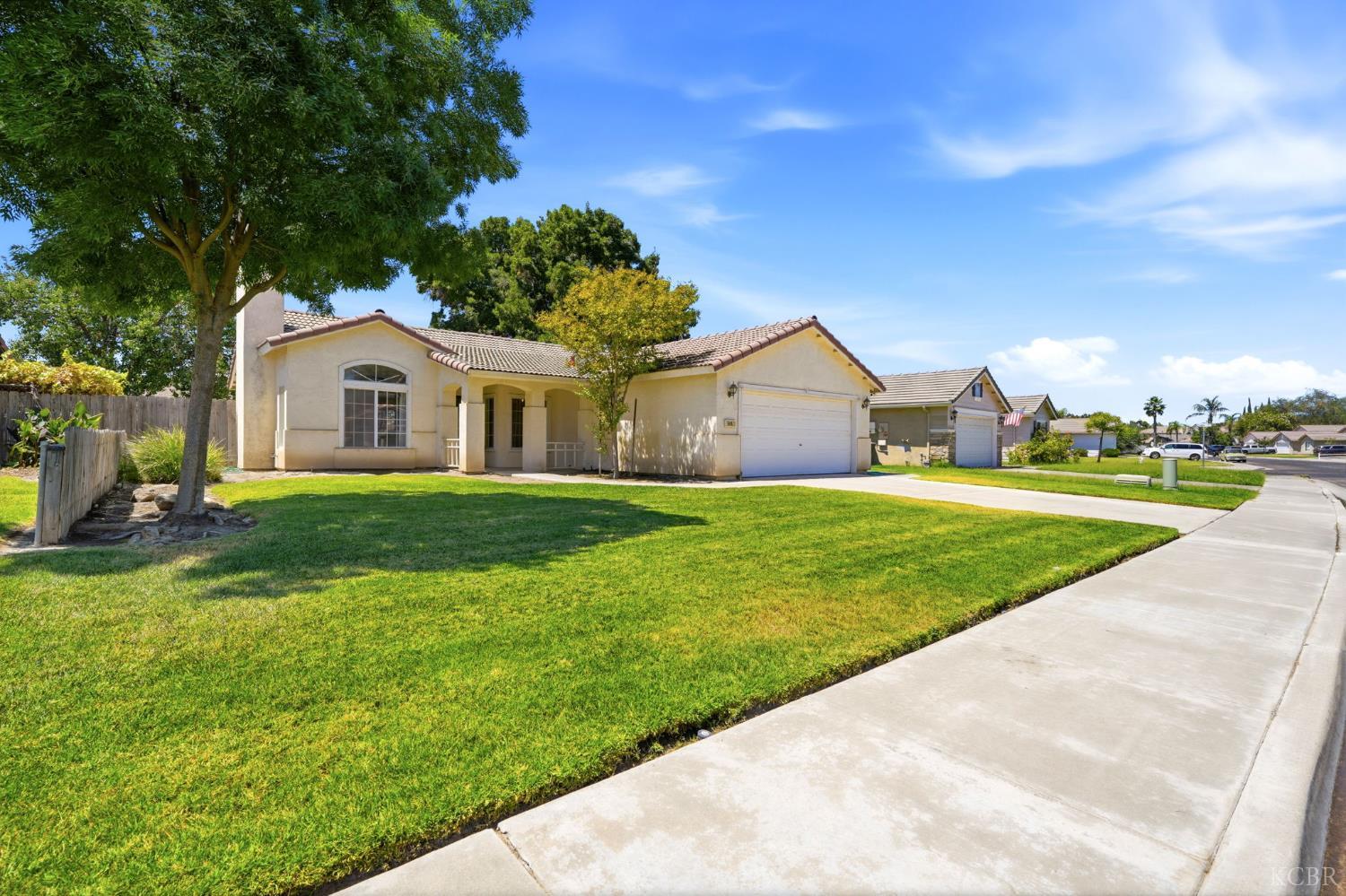 845 E Julia Way, Hanford, CA 93230