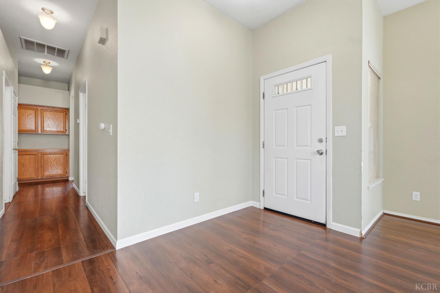 845 E Julia Way, Hanford, CA 93230