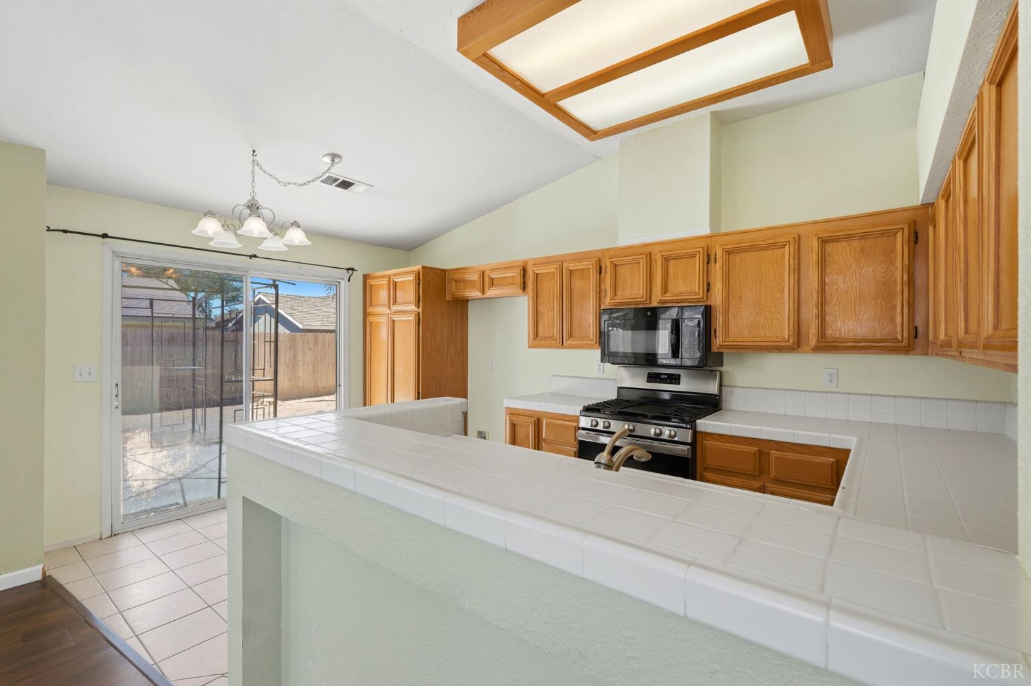 845 E Julia Way, Hanford, CA 93230