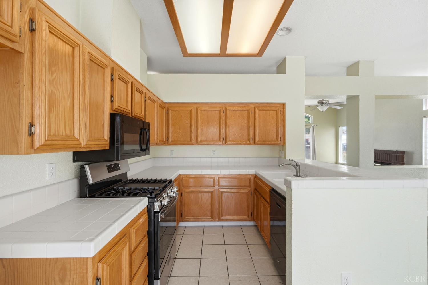 845 E Julia Way, Hanford, CA 93230