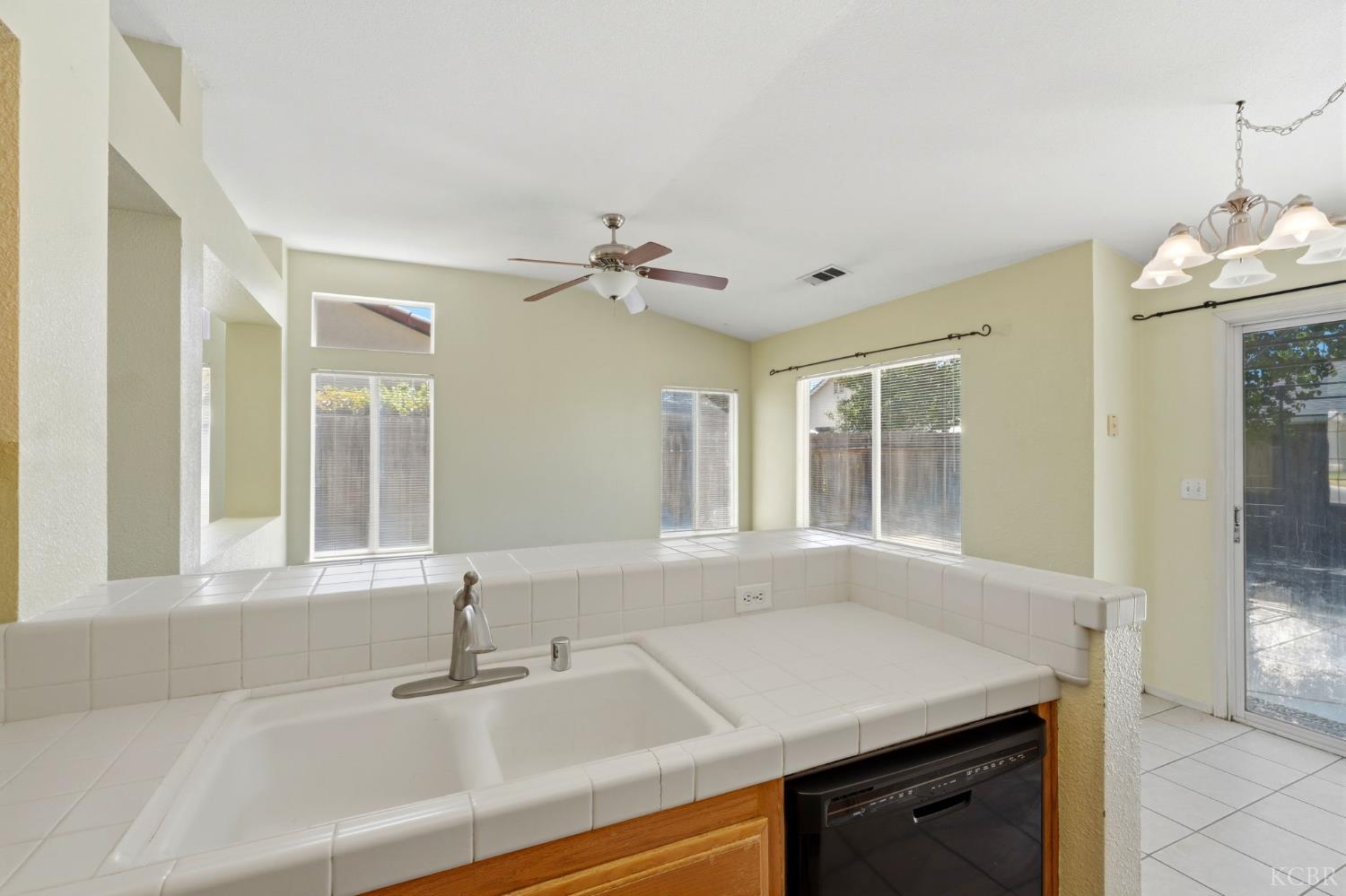 845 E Julia Way, Hanford, CA 93230