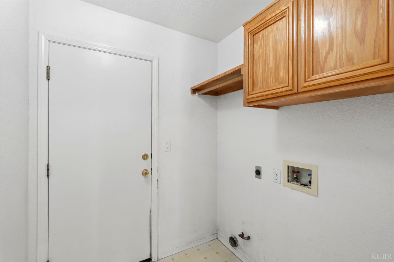 845 E Julia Way, Hanford, CA 93230