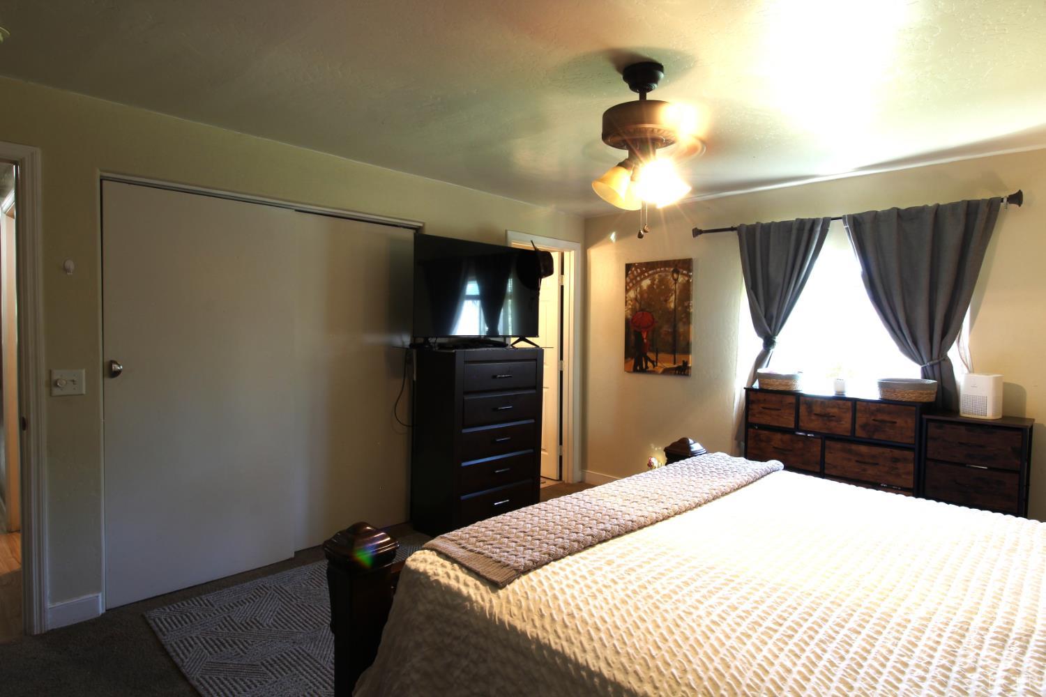241 S F St, Tulare, CA 93274