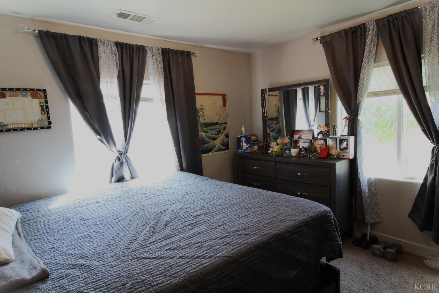 241 S F St, Tulare, CA 93274