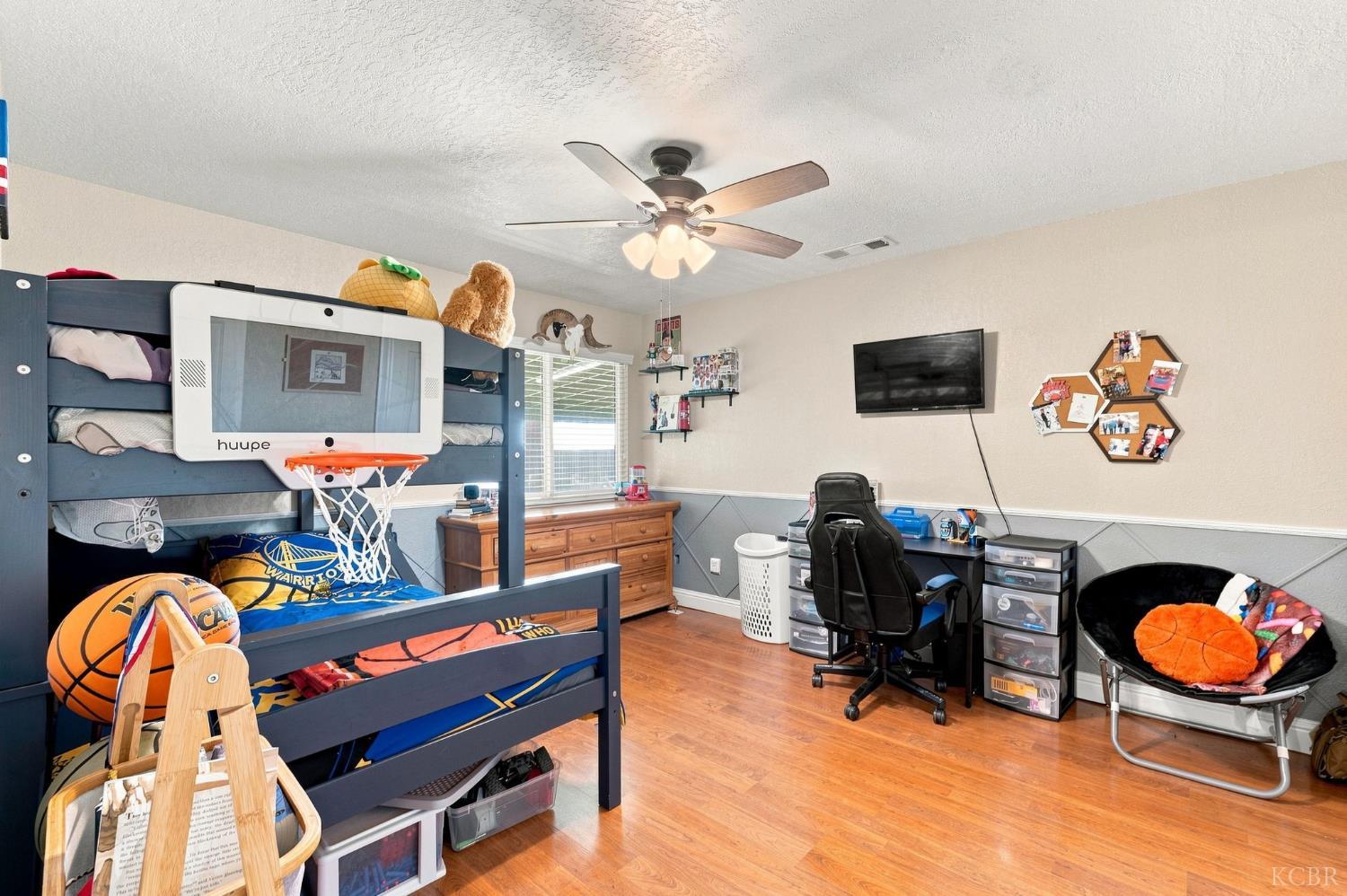 8285 15th Ave, Hanford, CA 93230