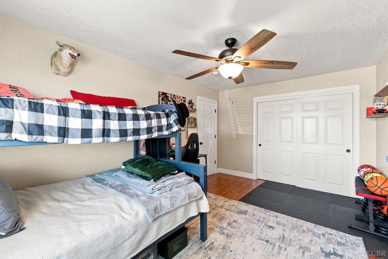 8285 15th Ave, Hanford, CA 93230