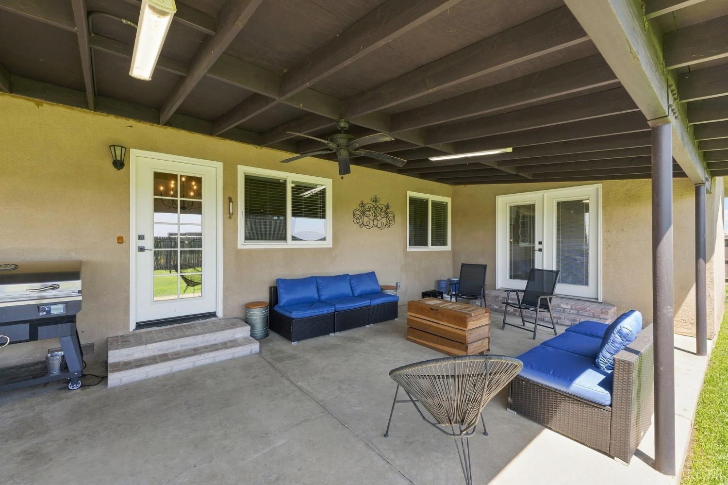 8285 15th Ave, Hanford, CA 93230