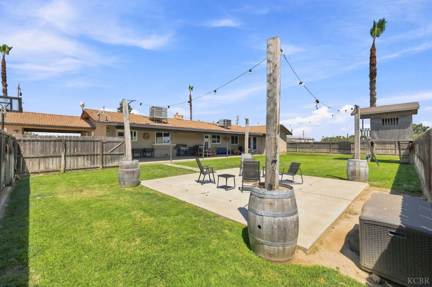 8285 15th Ave, Hanford, CA 93230