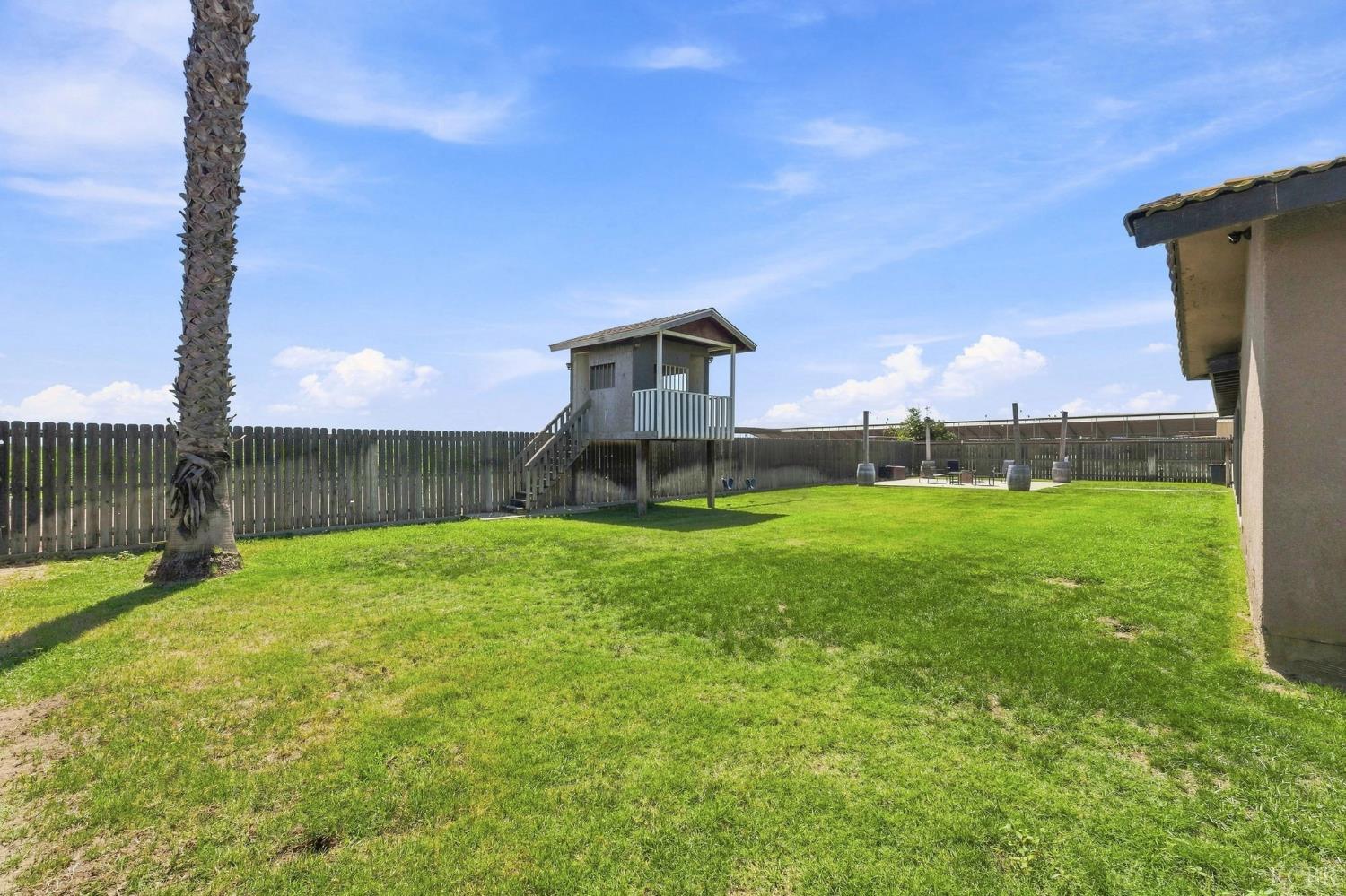 8285 15th Ave, Hanford, CA 93230