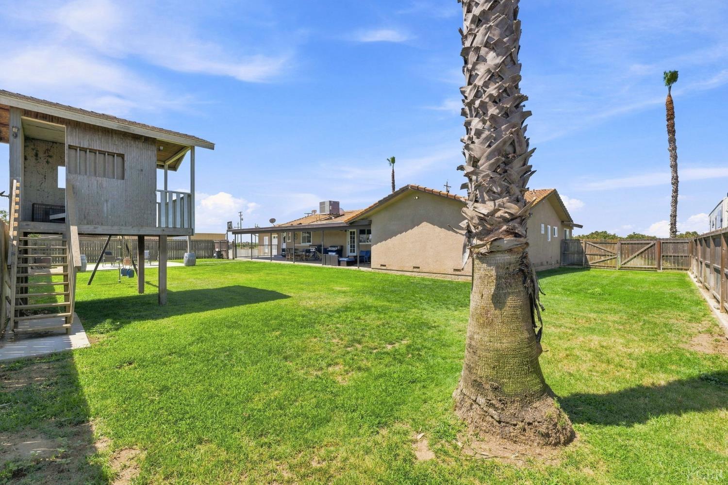 8285 15th Ave, Hanford, CA 93230