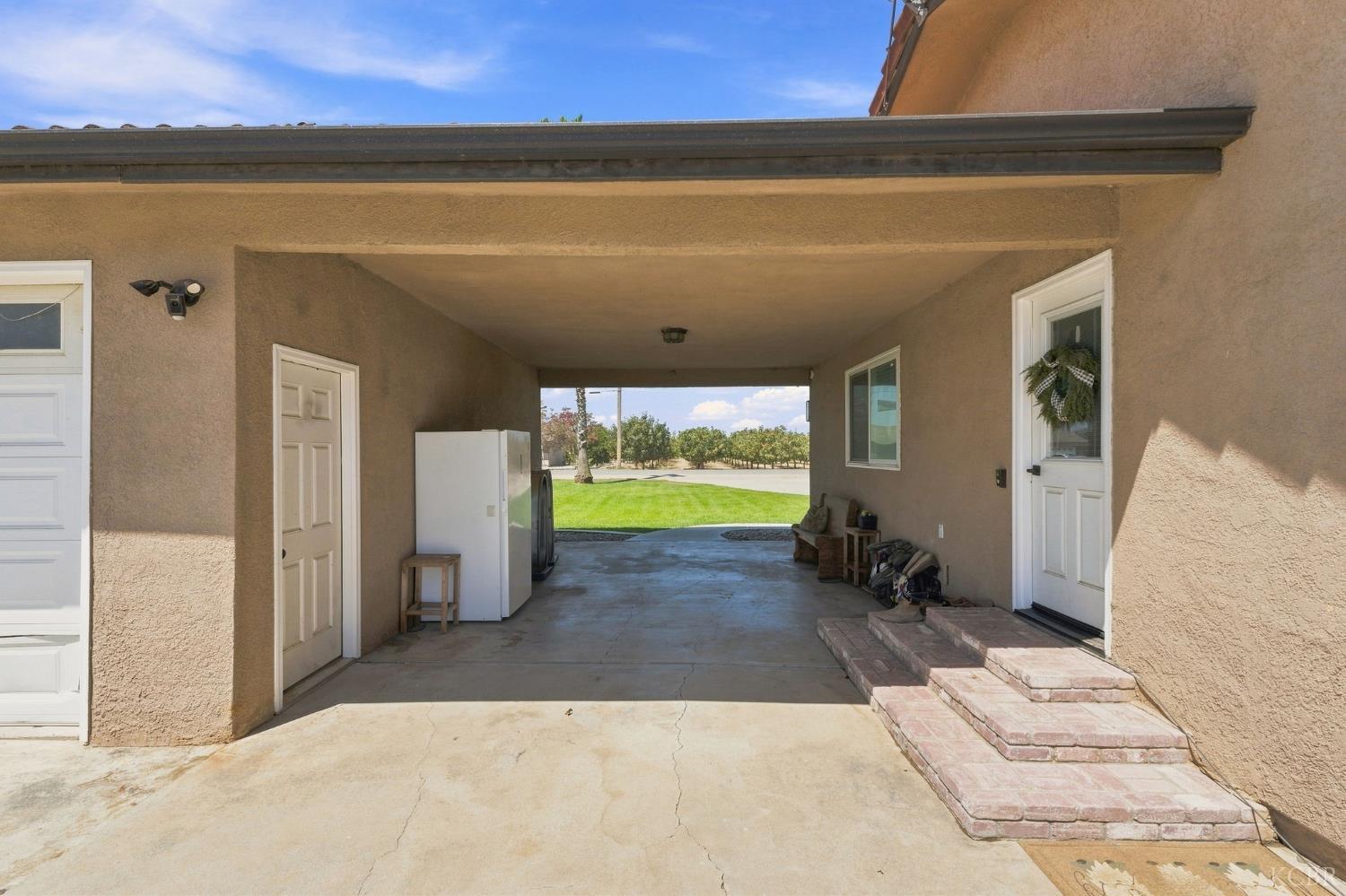 8285 15th Ave, Hanford, CA 93230