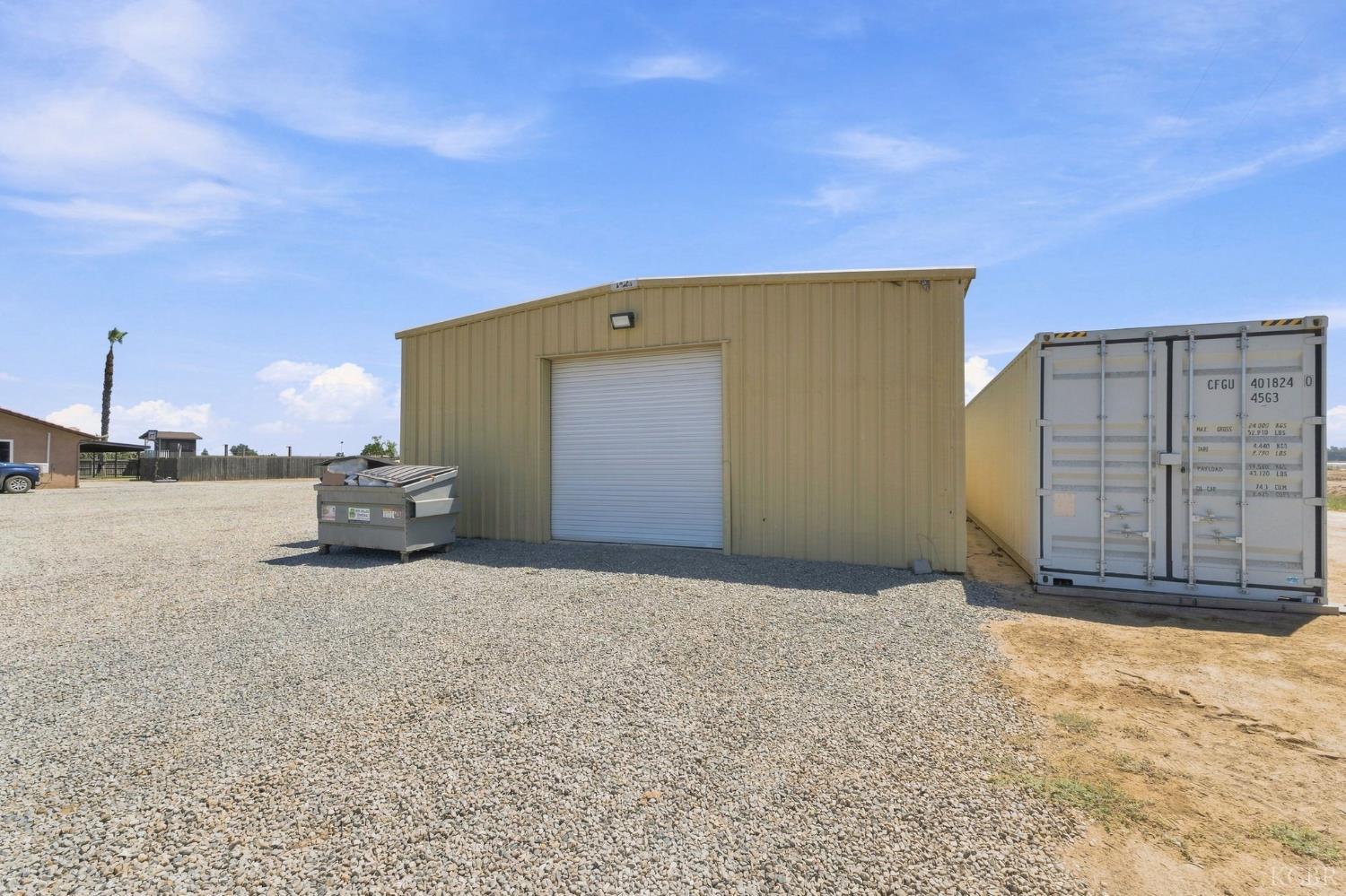 8285 15th Ave, Hanford, CA 93230