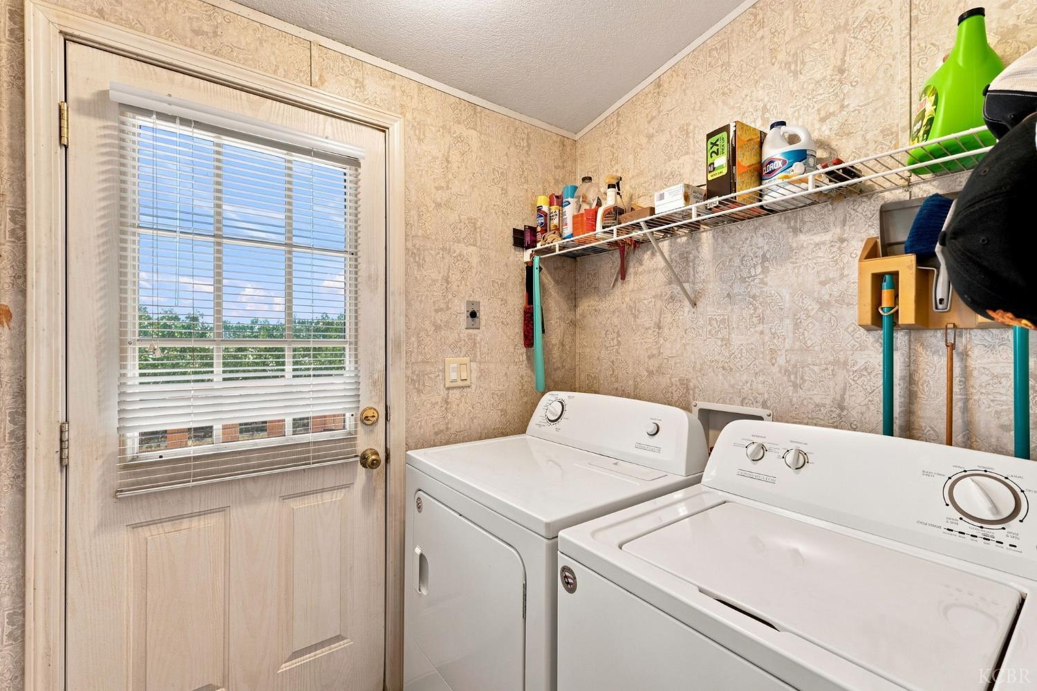 8285 15th Ave, Hanford, CA 93230