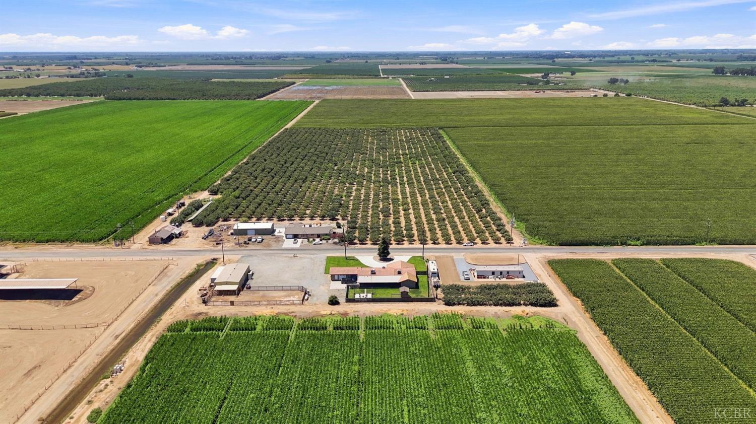 8285 15th Ave, Hanford, CA 93230