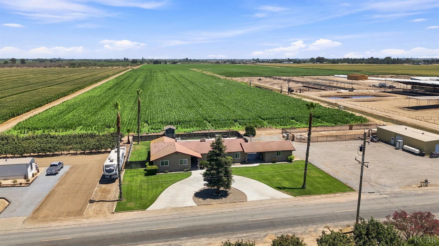 8285 15th Ave, Hanford, CA 93230
