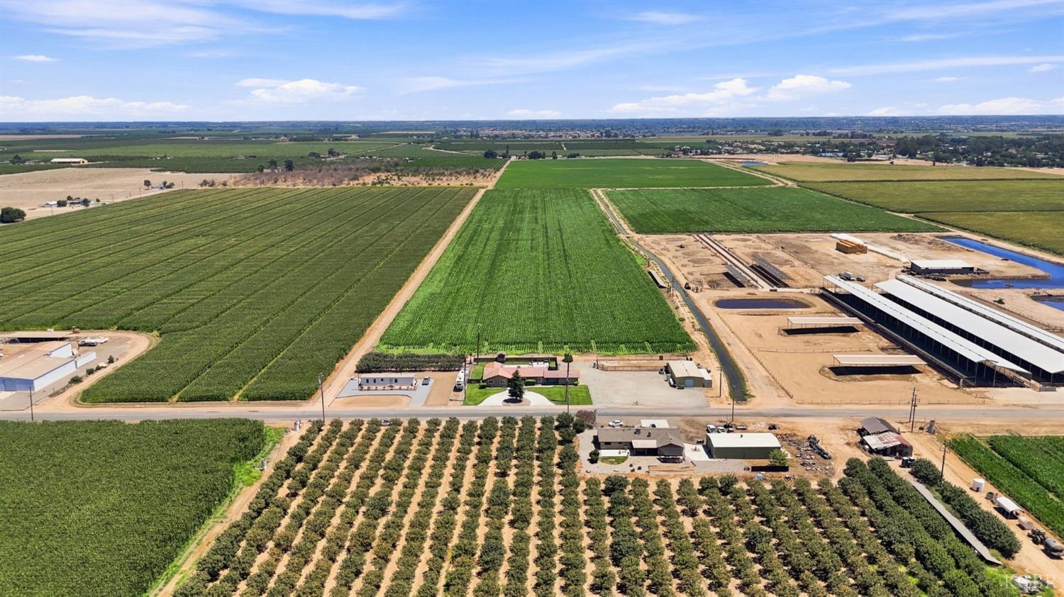 8285 15th Ave, Hanford, CA 93230