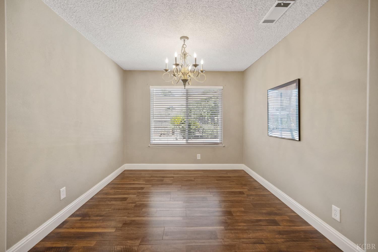 3500 W Hillsdale Ave, Visalia, CA 93291