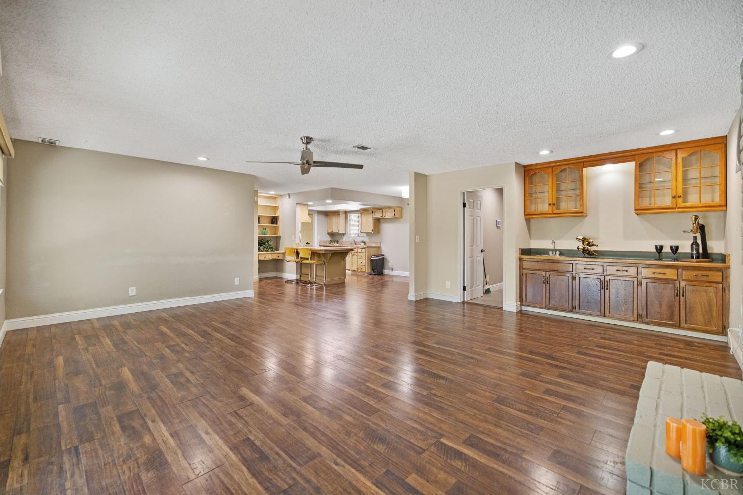 3500 W Hillsdale Ave, Visalia, CA 93291