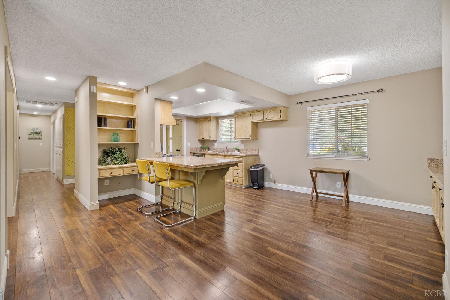3500 W Hillsdale Ave, Visalia, CA 93291