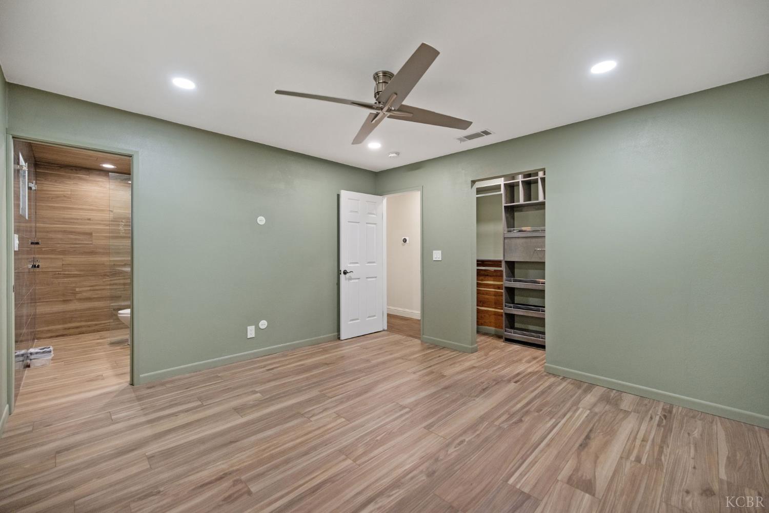 3500 W Hillsdale Ave, Visalia, CA 93291