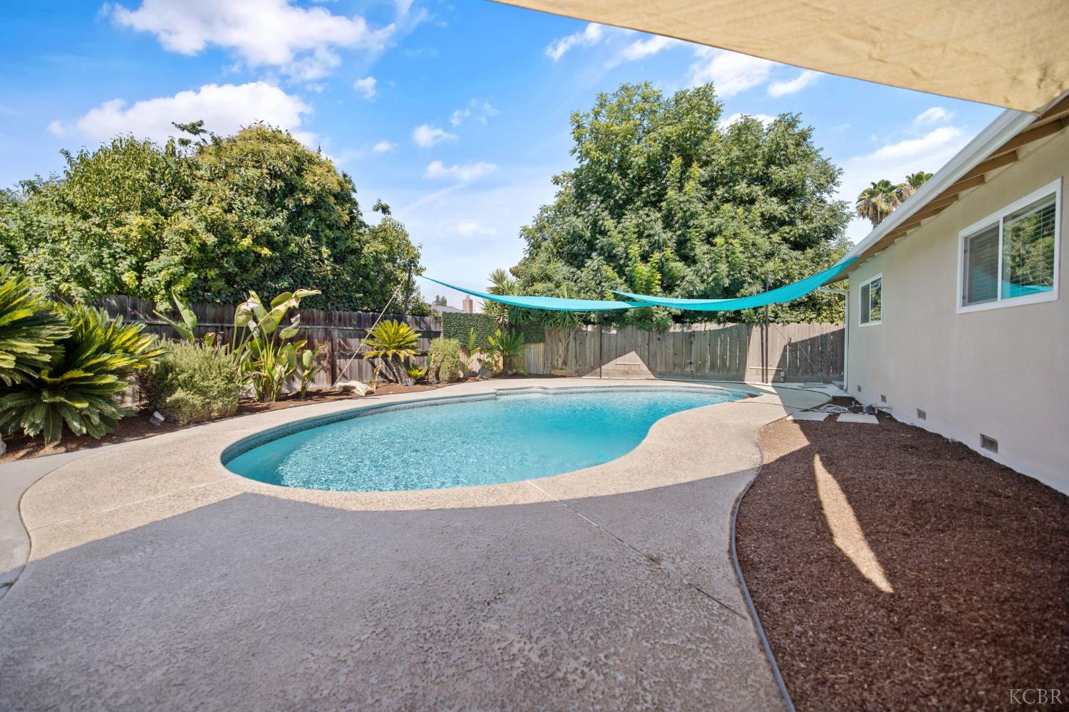 3500 W Hillsdale Ave, Visalia, CA 93291