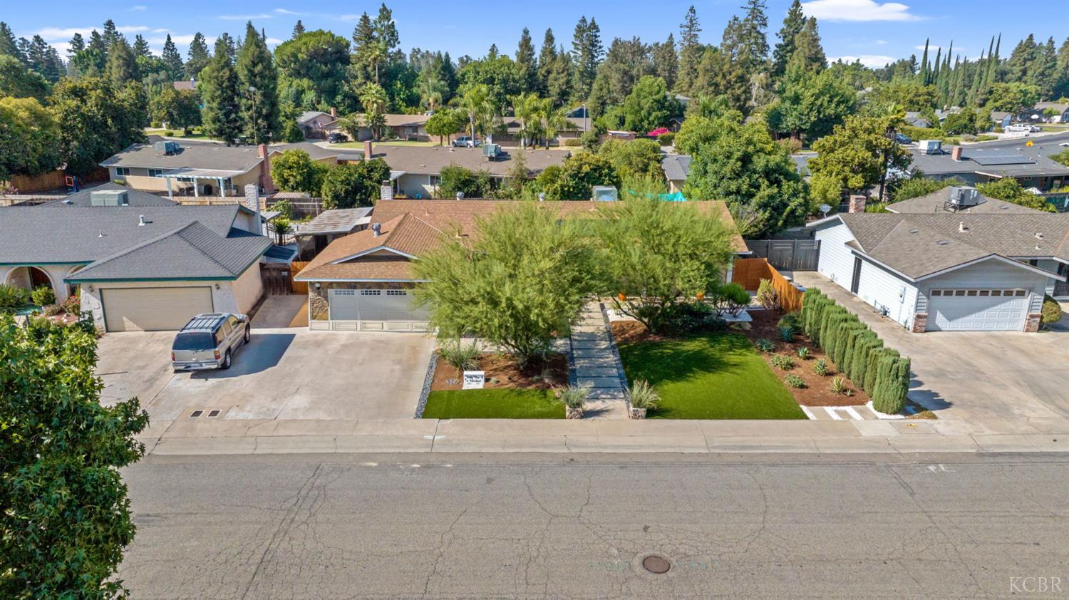 3500 W Hillsdale Ave, Visalia, CA 93291