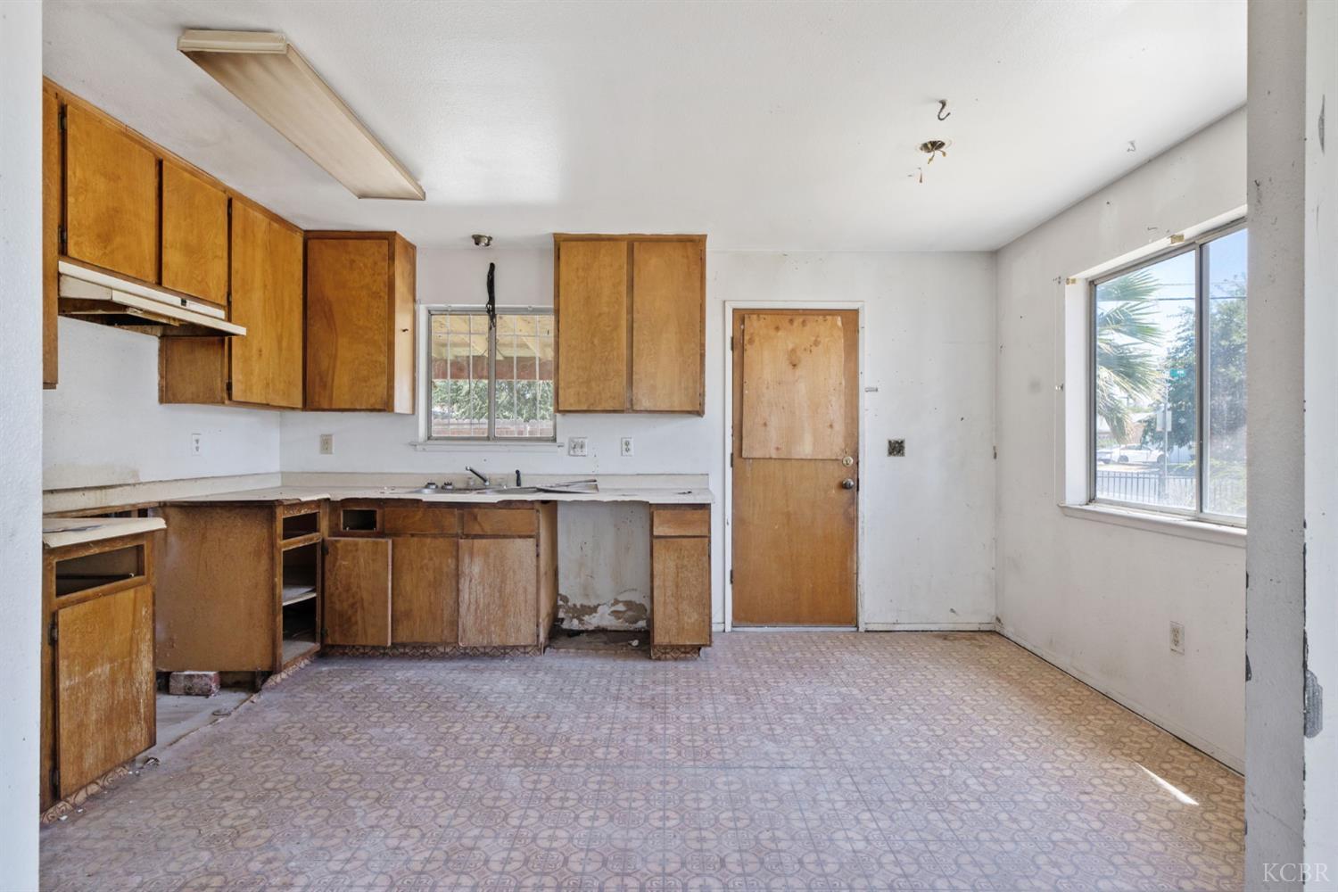 2300 Garvey Ave, Corcoran, CA 93212