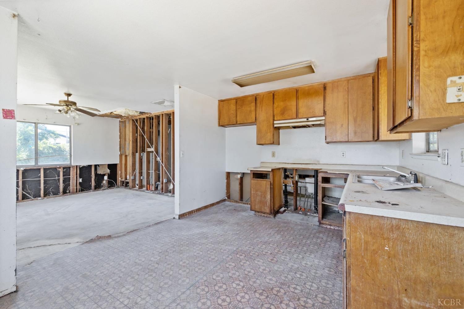 2300 Garvey Ave, Corcoran, CA 93212
