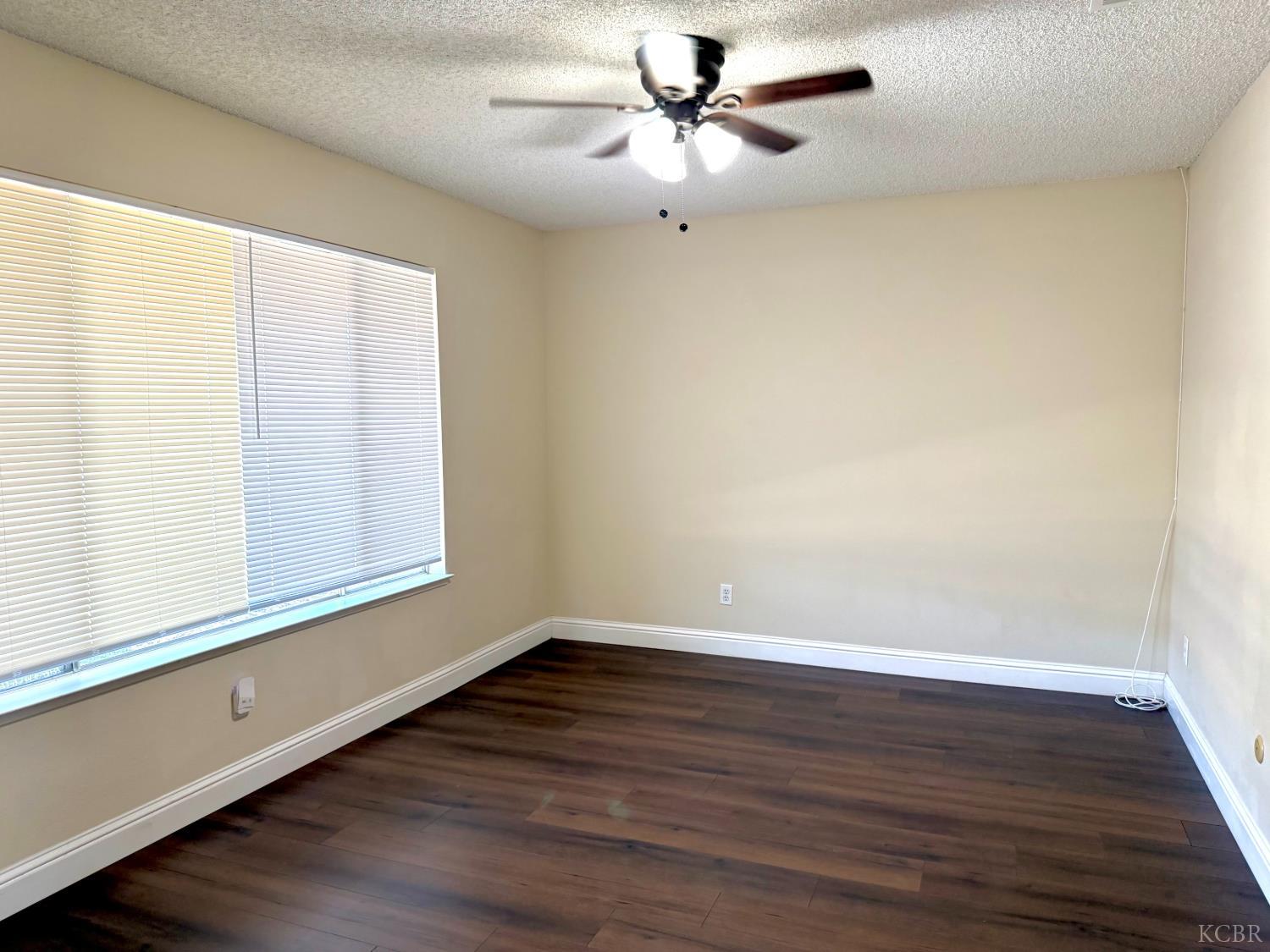 2840 Julia Cir, Hanford, CA 93230