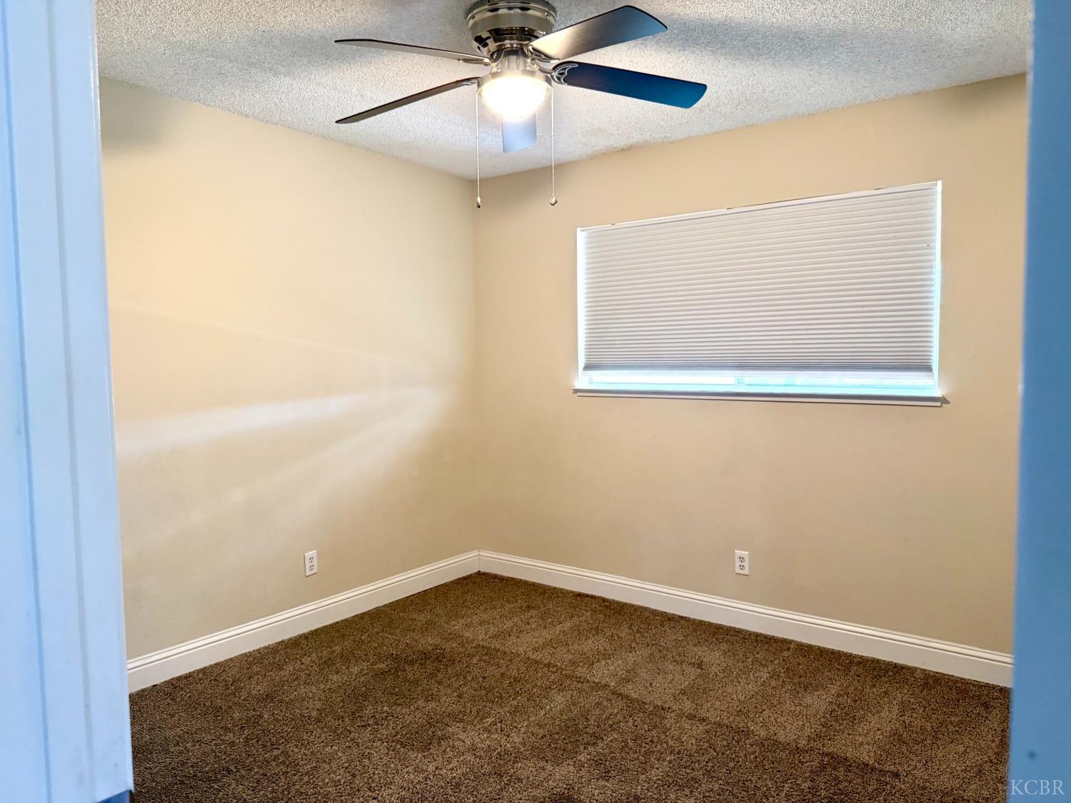 2840 Julia Cir, Hanford, CA 93230
