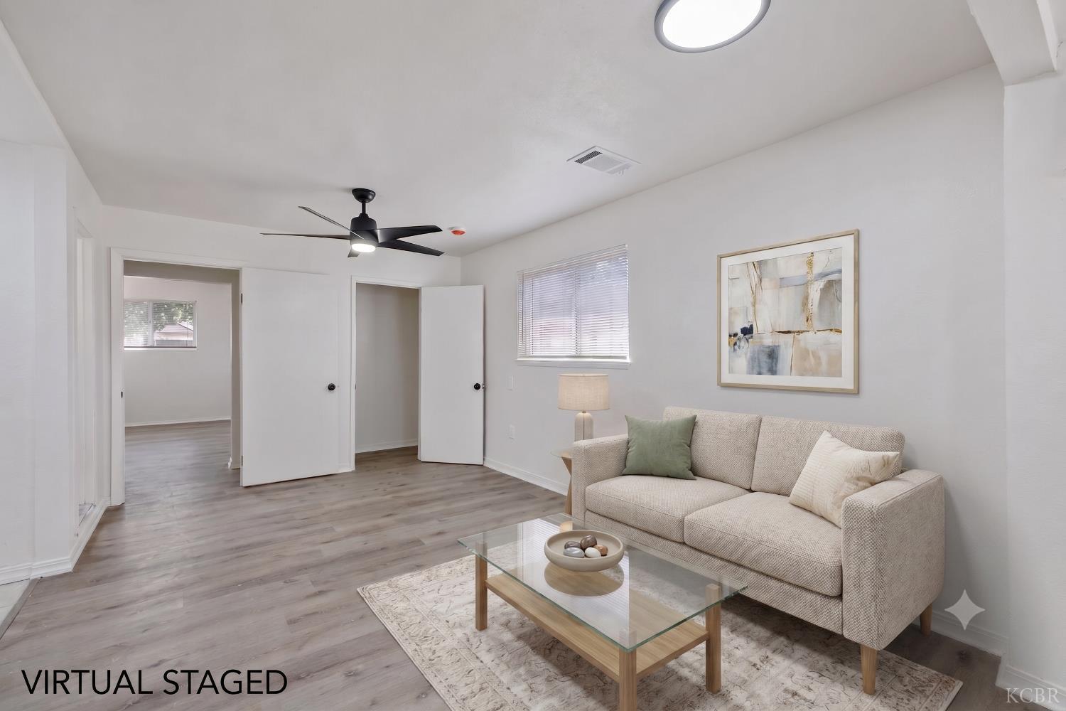 1114 N Conyer St, Visalia, CA 93291