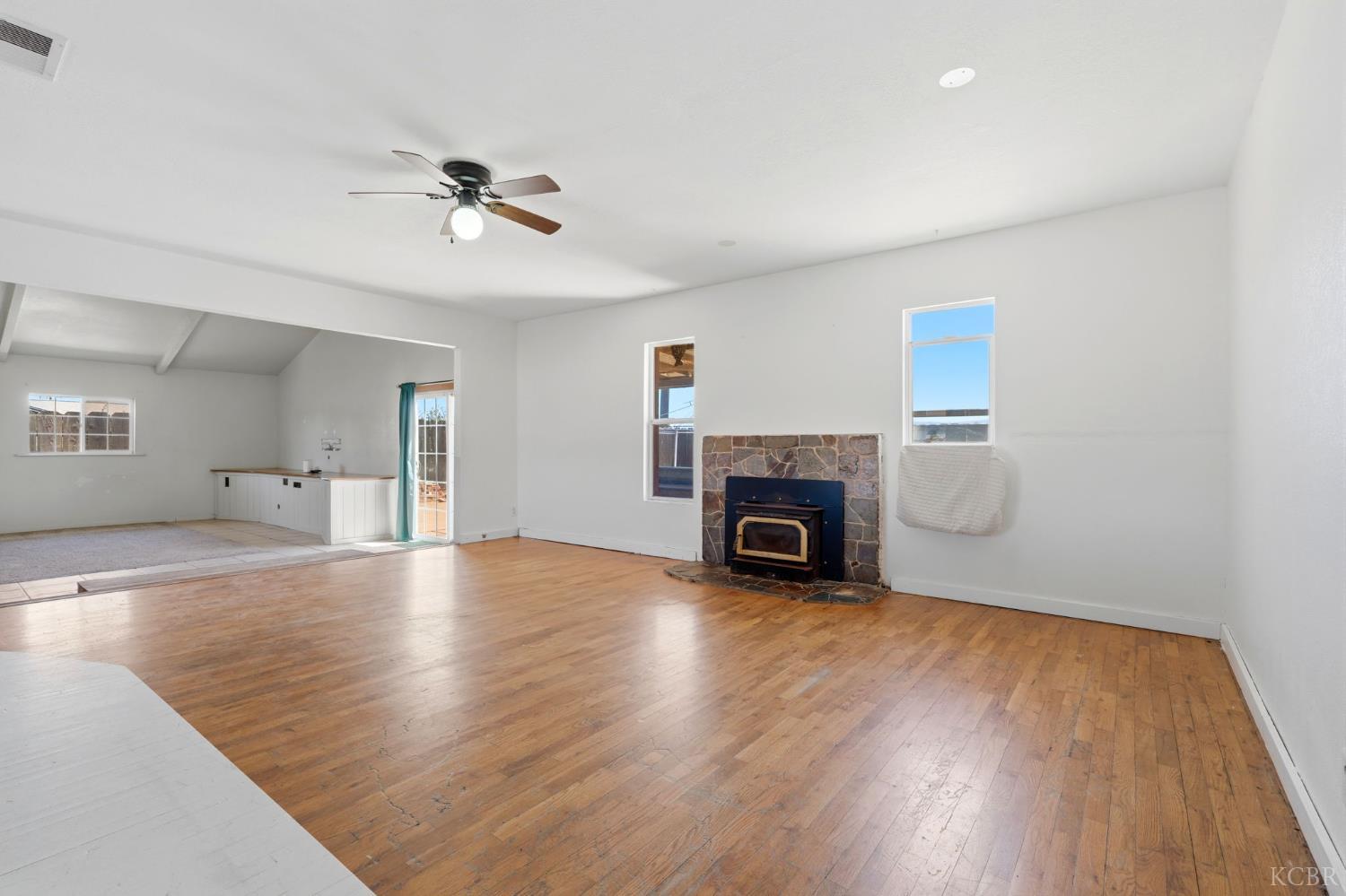 10139 David St, Hanford, CA 93230