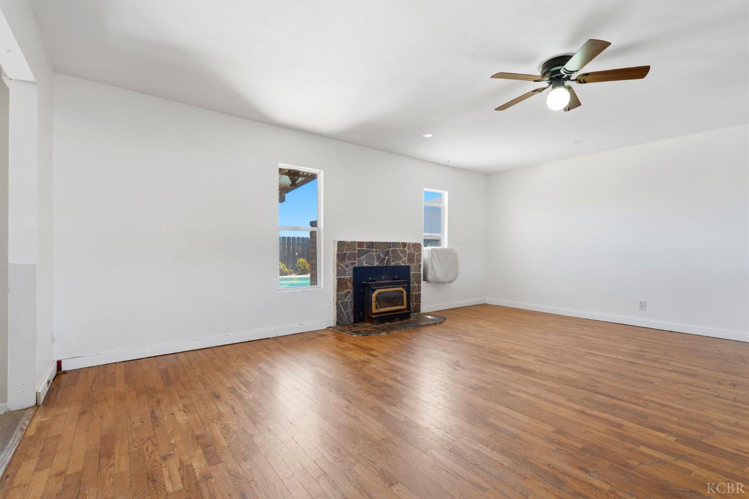 10139 David St, Hanford, CA 93230