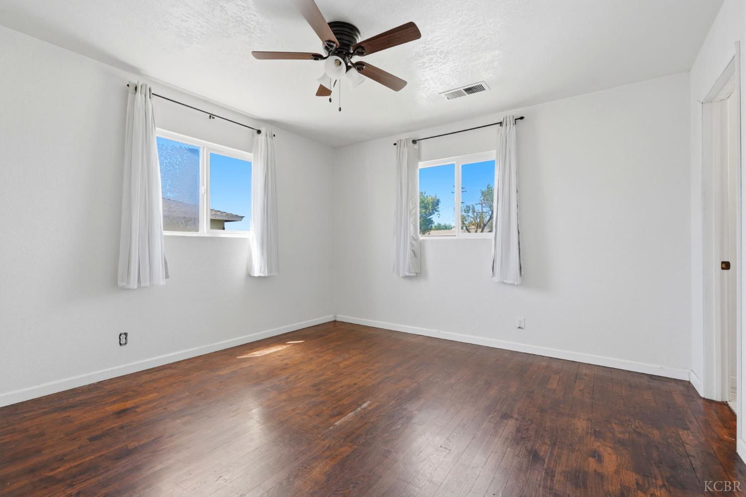 10139 David St, Hanford, CA 93230