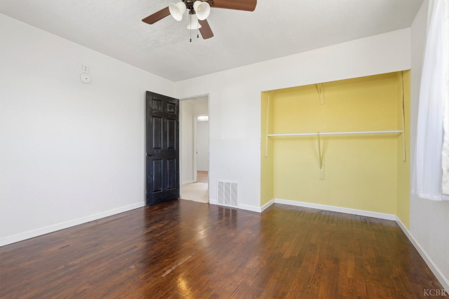 10139 David St, Hanford, CA 93230