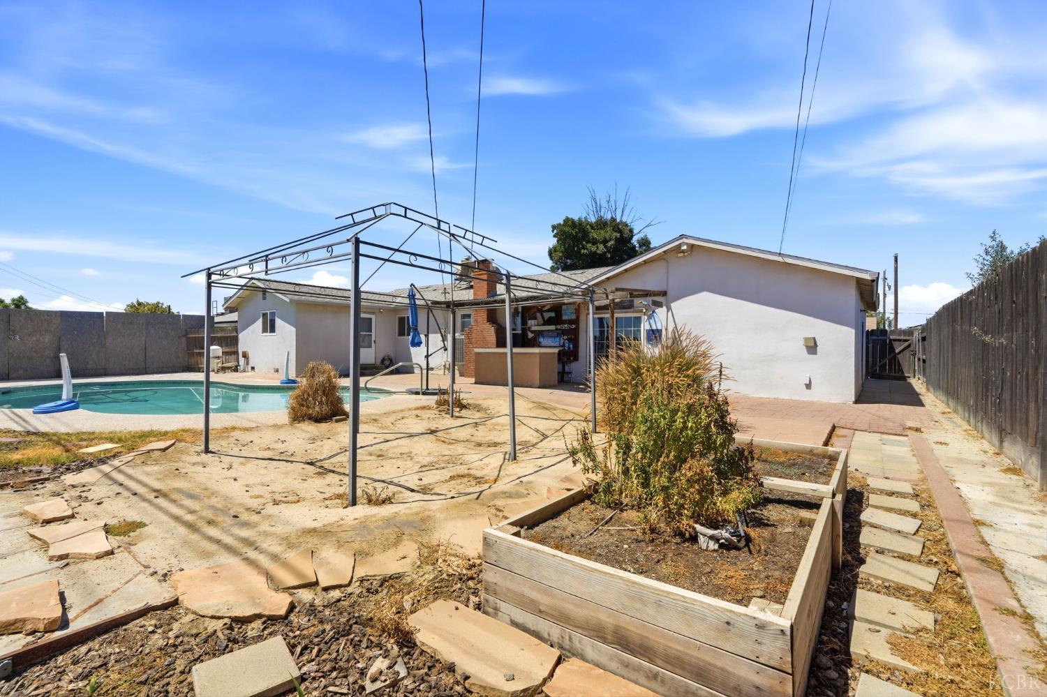 10139 David St, Hanford, CA 93230