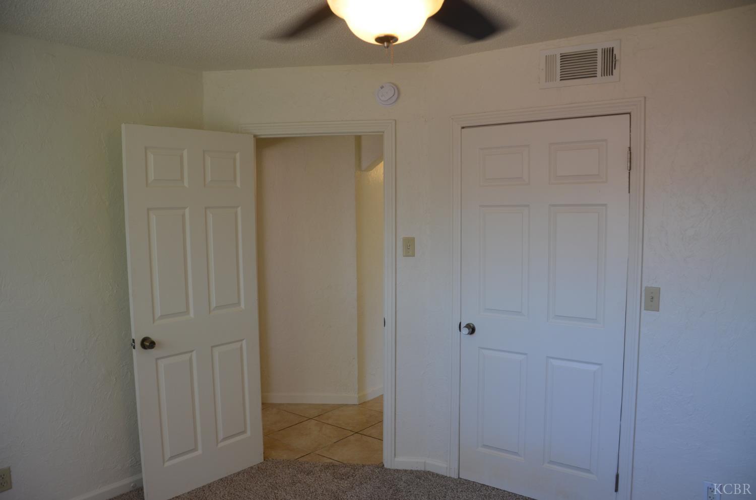 1076 Lincolnwood Cir, Hanford, CA 93230
