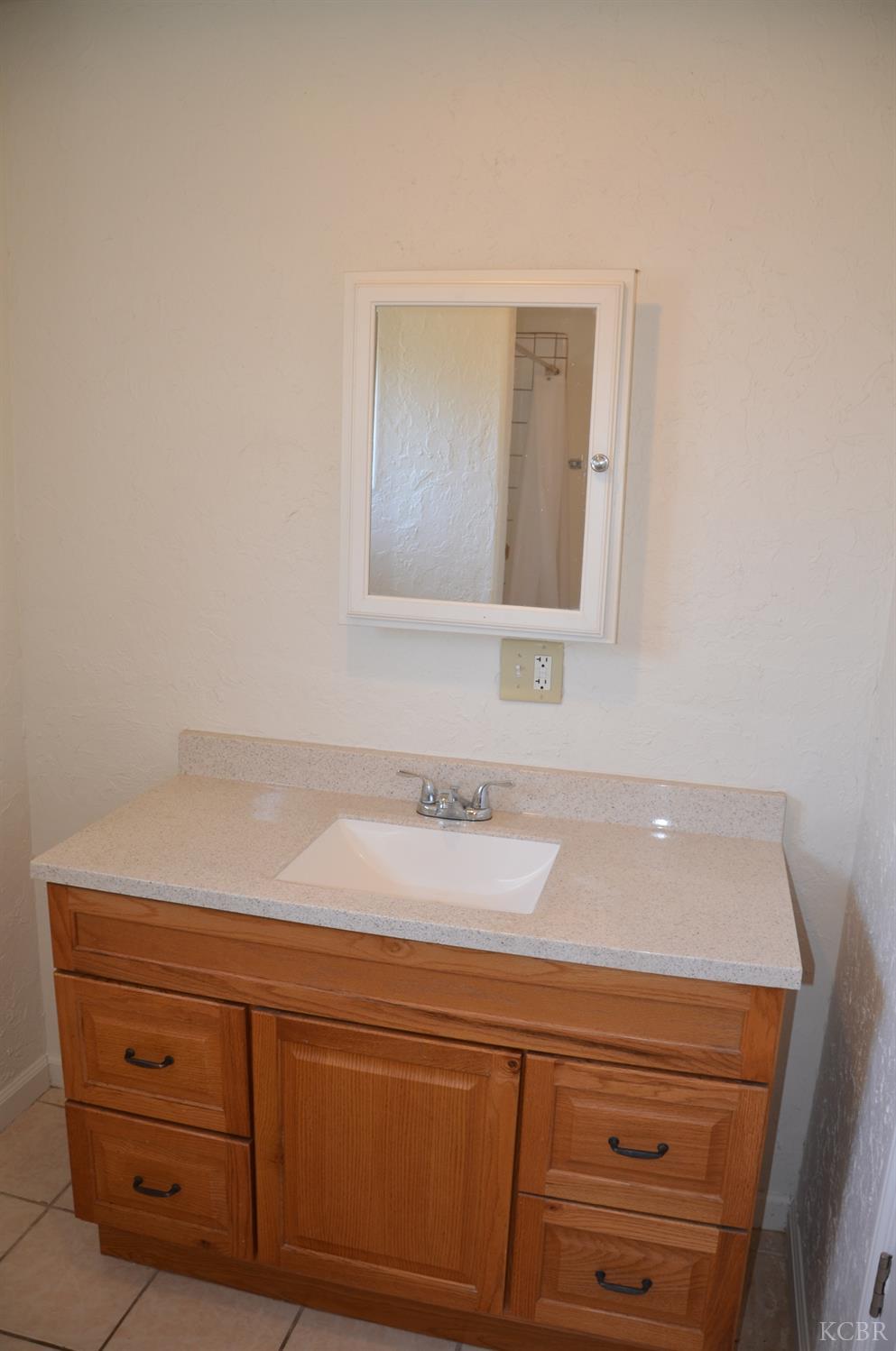 1076 Lincolnwood Cir, Hanford, CA 93230