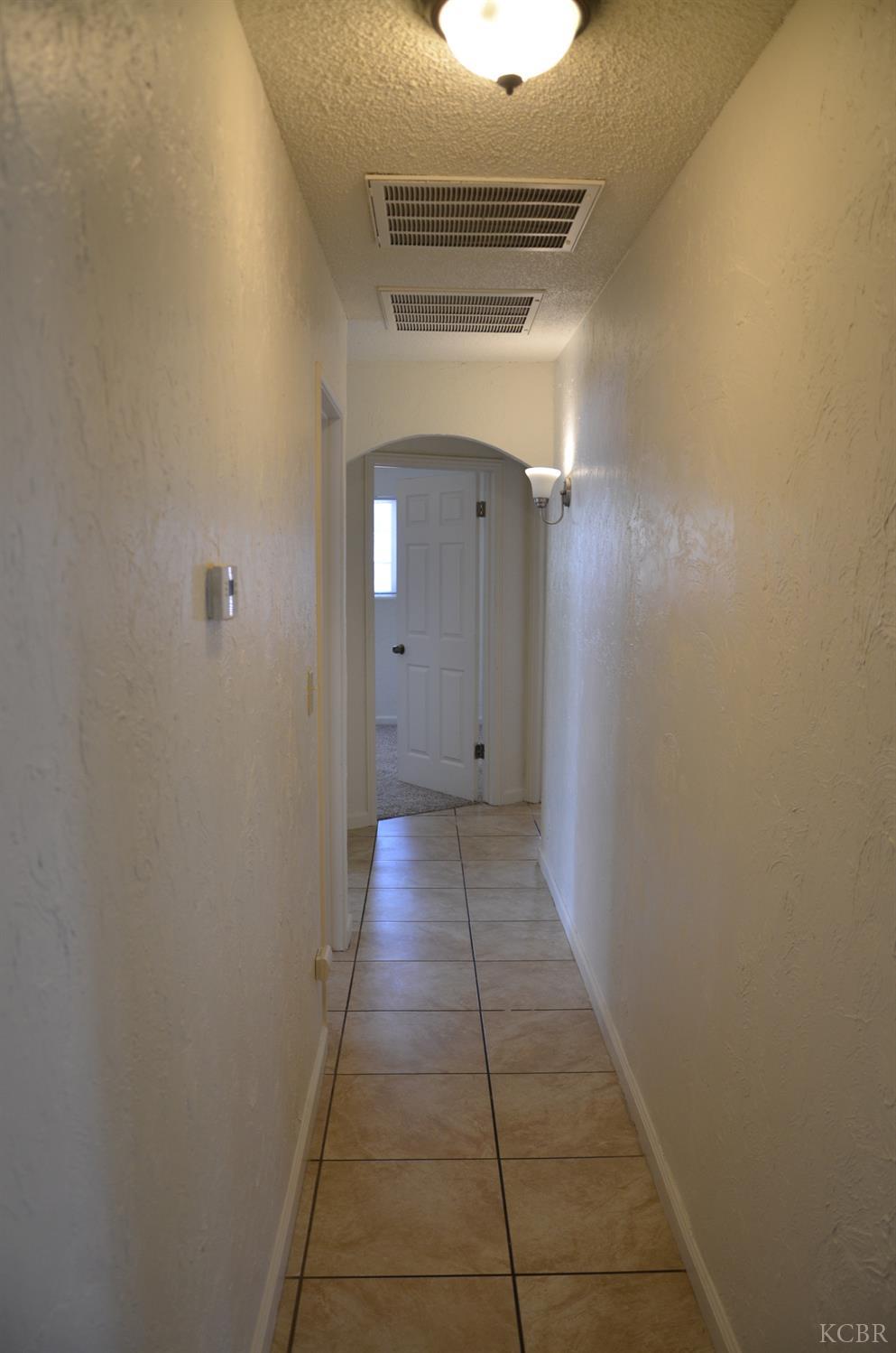 1076 Lincolnwood Cir, Hanford, CA 93230