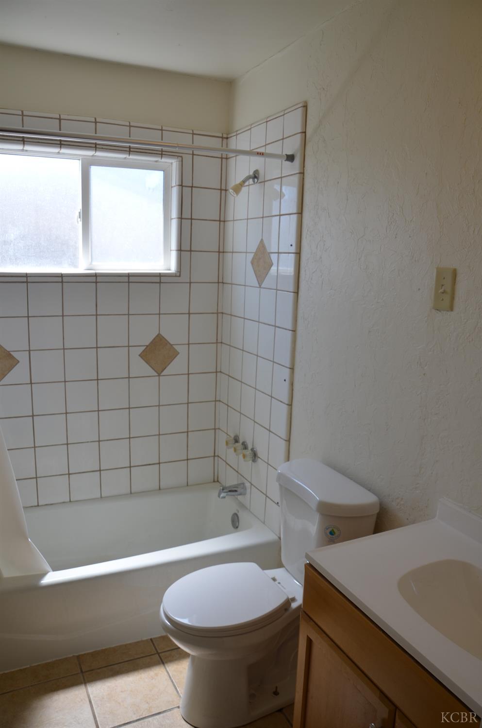 1076 Lincolnwood Cir, Hanford, CA 93230