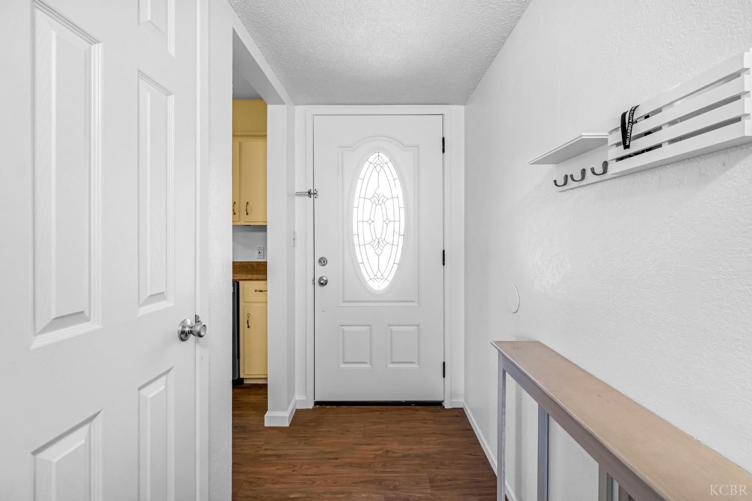 2021 Fairmont Dr, Hanford, CA 93230