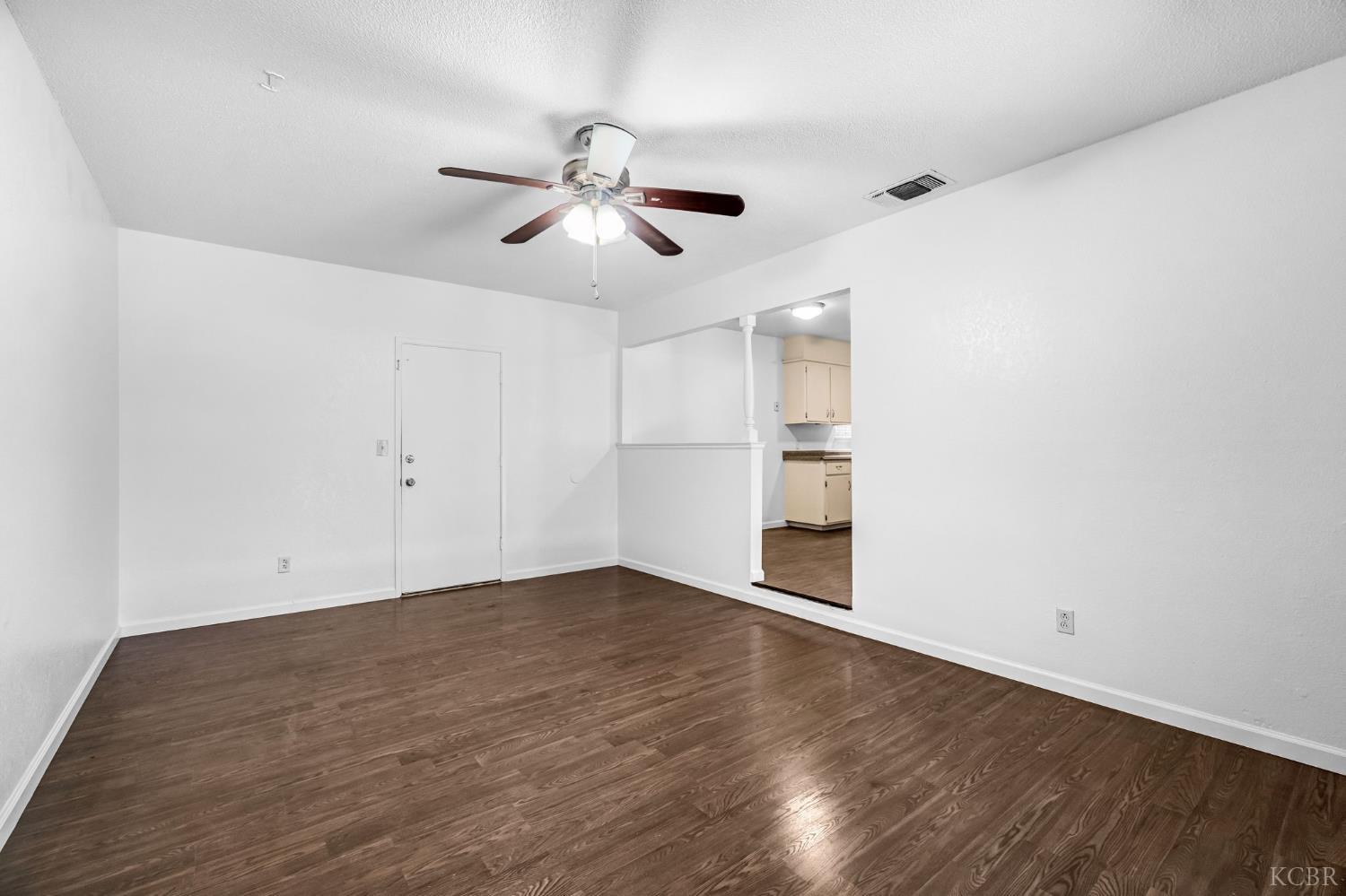 2021 Fairmont Dr, Hanford, CA 93230
